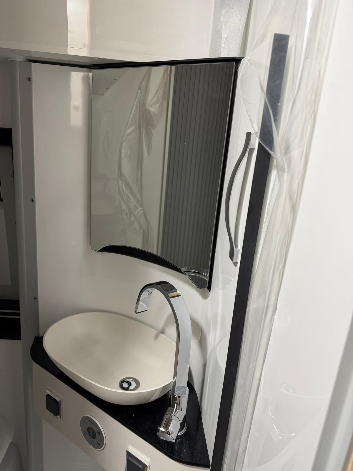 Schwenkbad Komplettmodul – mit Dometic CTS 4110 Kassettentoilette und voller Ausstattung