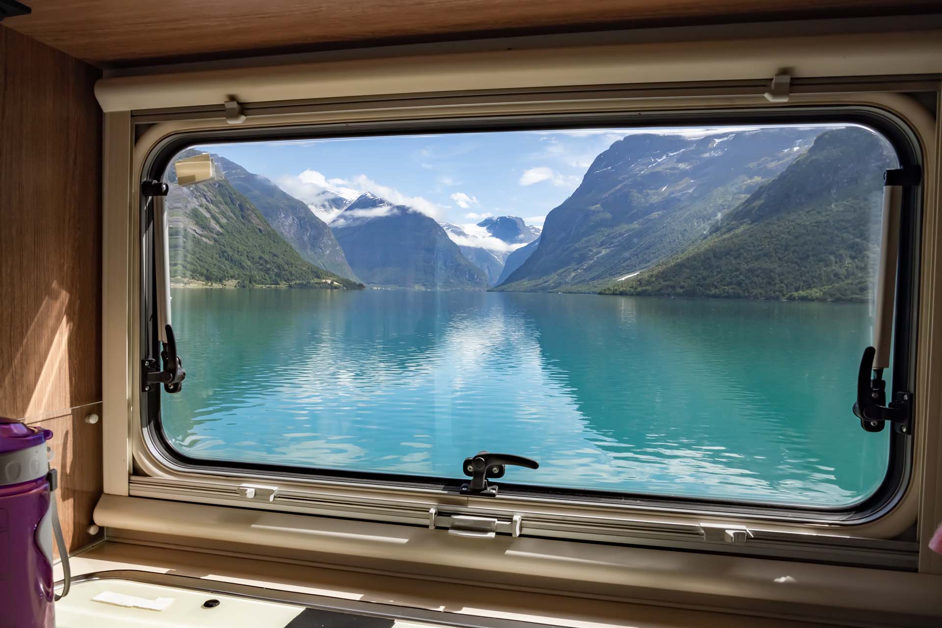Fenster und Verdunklung für deinen Campervan - Schaffe deine perfekte  Reiseatmosphäre