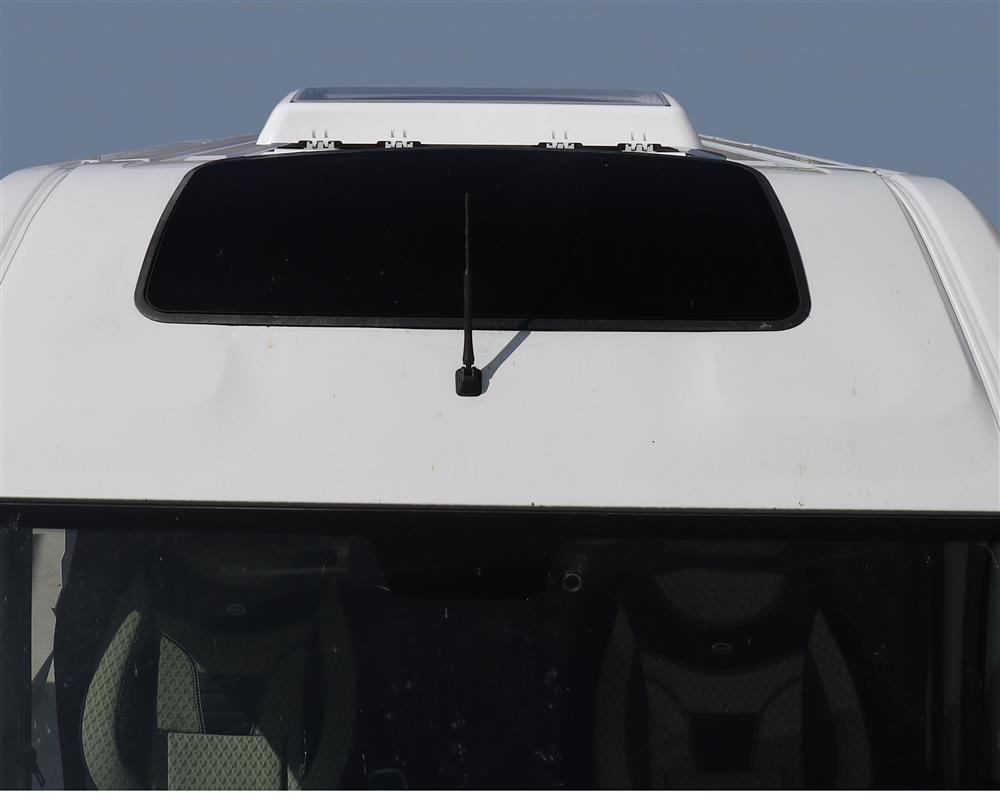 Dometic Midi Heki Style mit Kurbel Dachhaube, 700x500mm Weiß